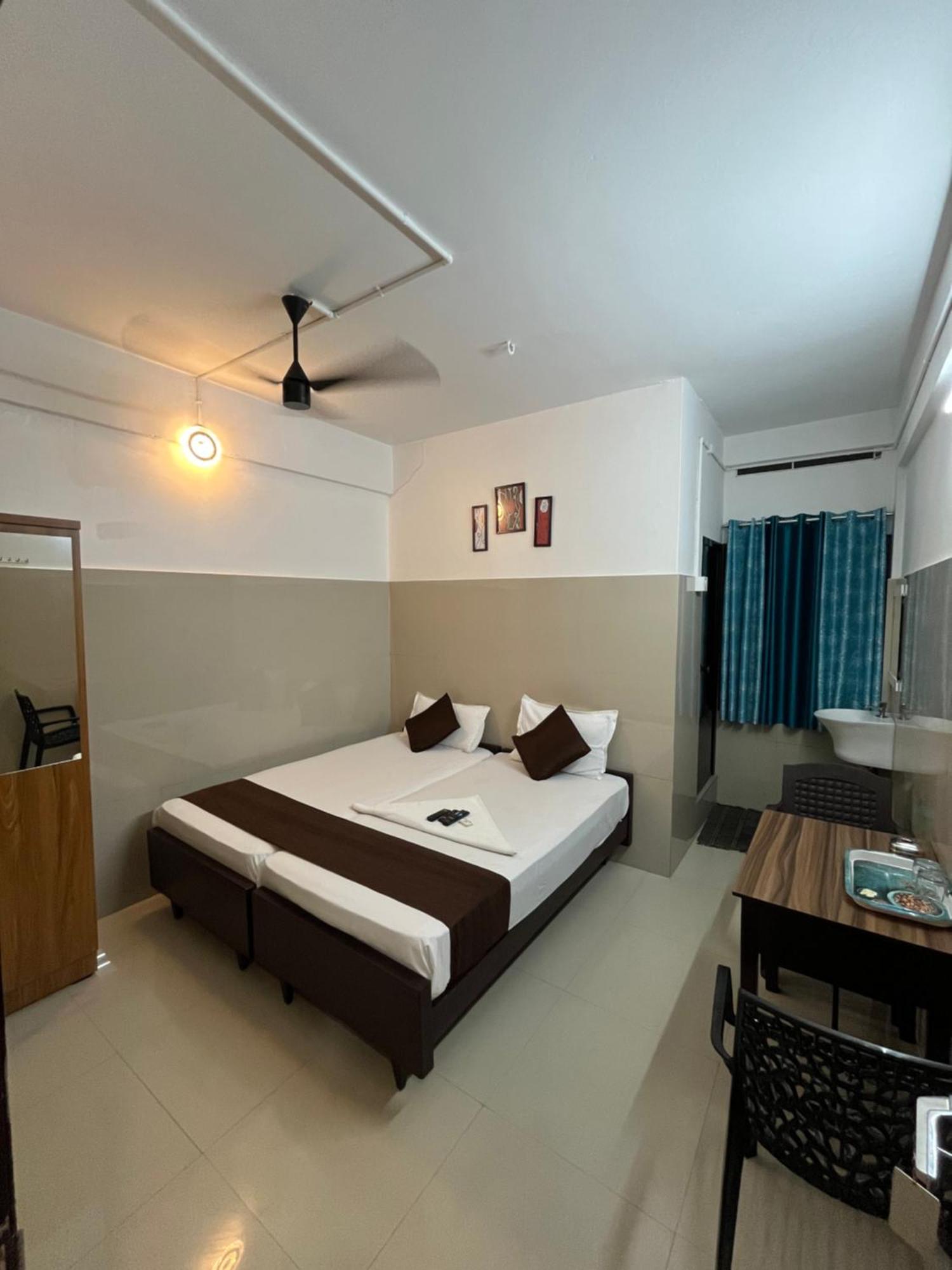 Priya Lodge Kozhikode Exterior foto
